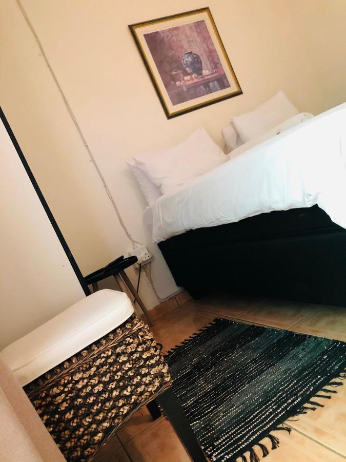 Mo-Nize Villa Guesthouse 奥奇瓦龙戈 外观 照片