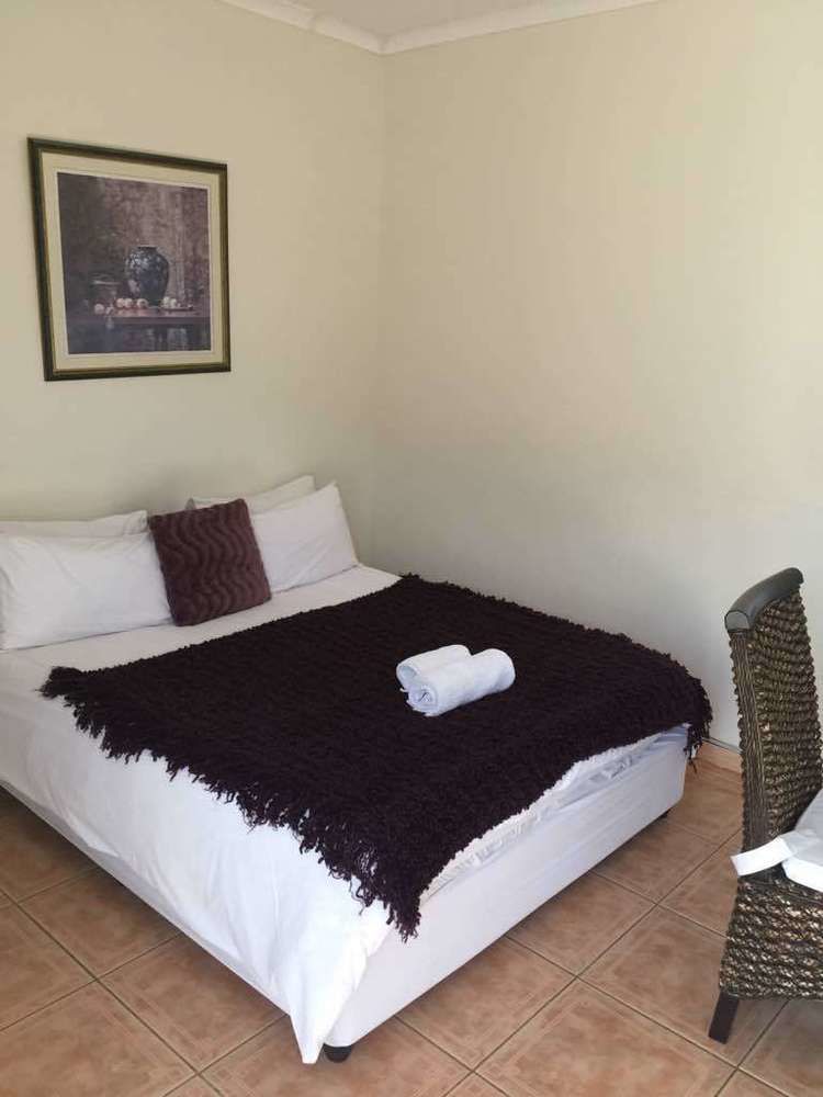 Mo-Nize Villa Guesthouse 奥奇瓦龙戈 外观 照片